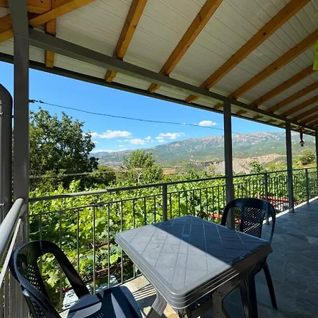 Lodge Mountain House Permet